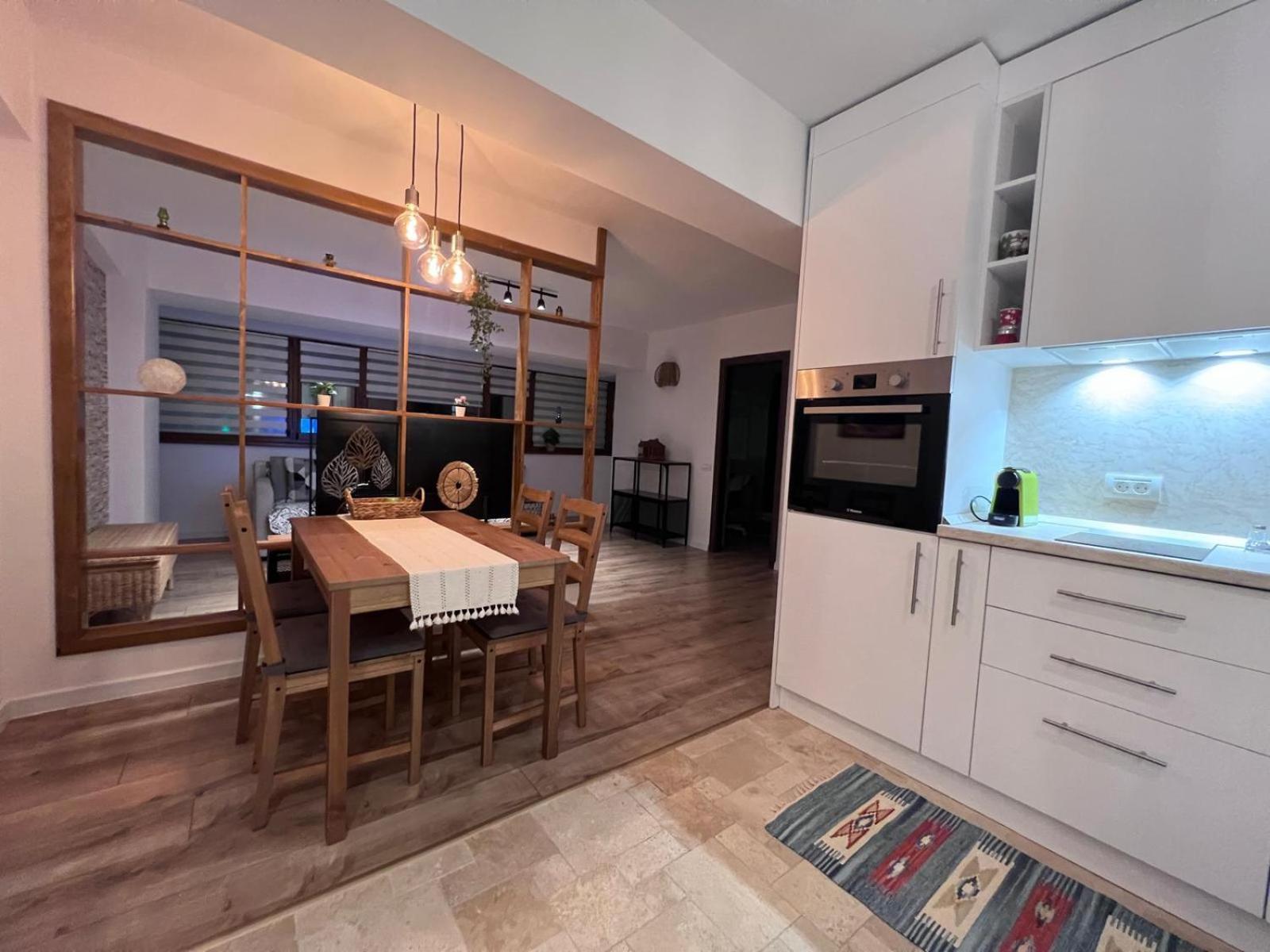 Central-Home Târgu Jiu Eksteriør billede