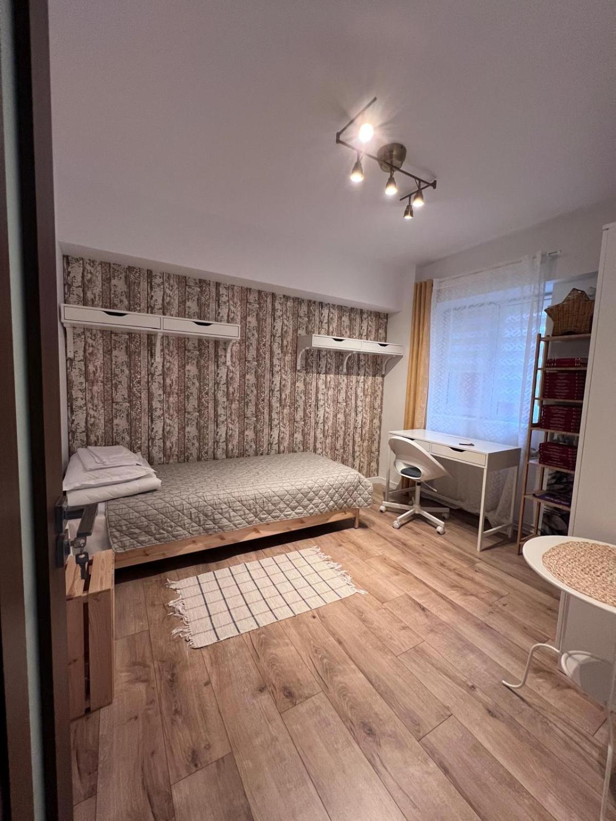 Central-Home Târgu Jiu Eksteriør billede