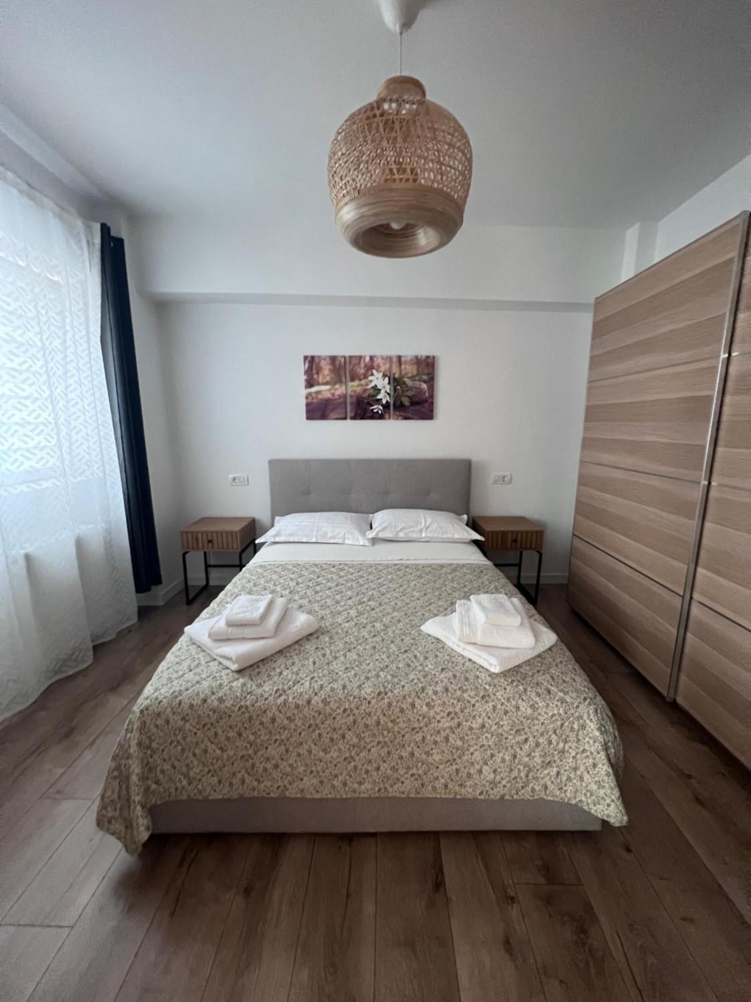Central-Home Târgu Jiu Eksteriør billede
