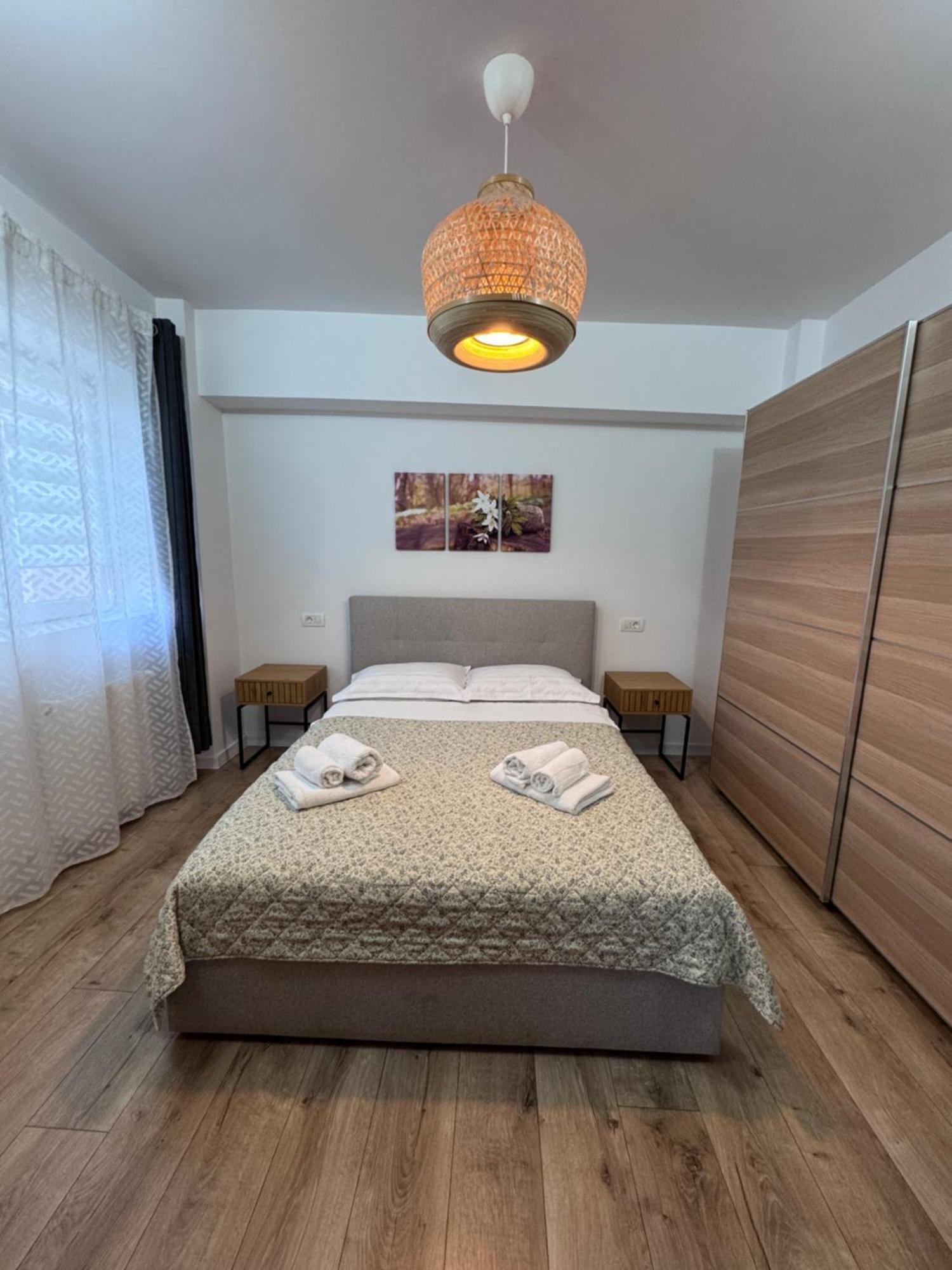 Central-Home Târgu Jiu Eksteriør billede