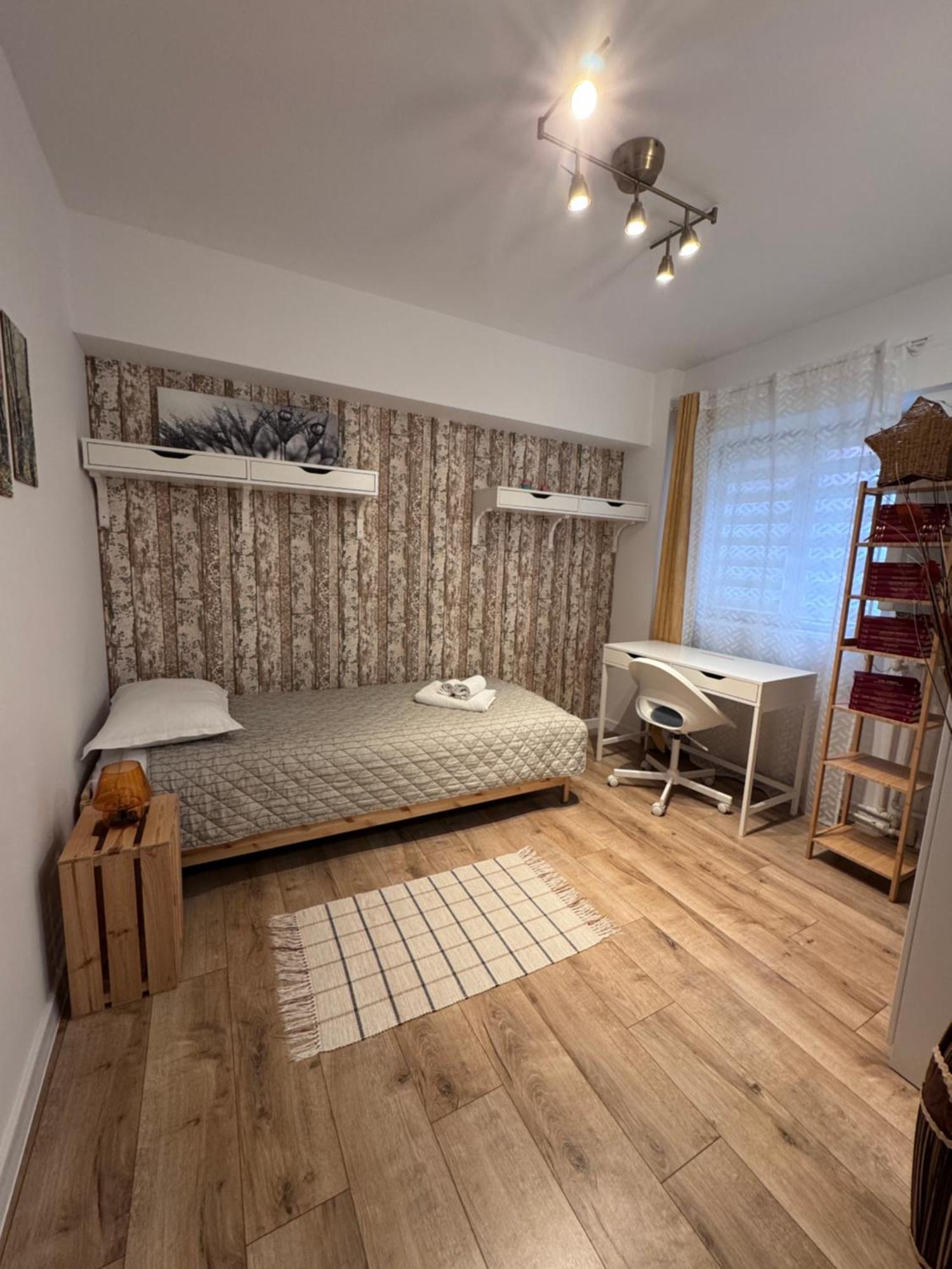Central-Home Târgu Jiu Eksteriør billede