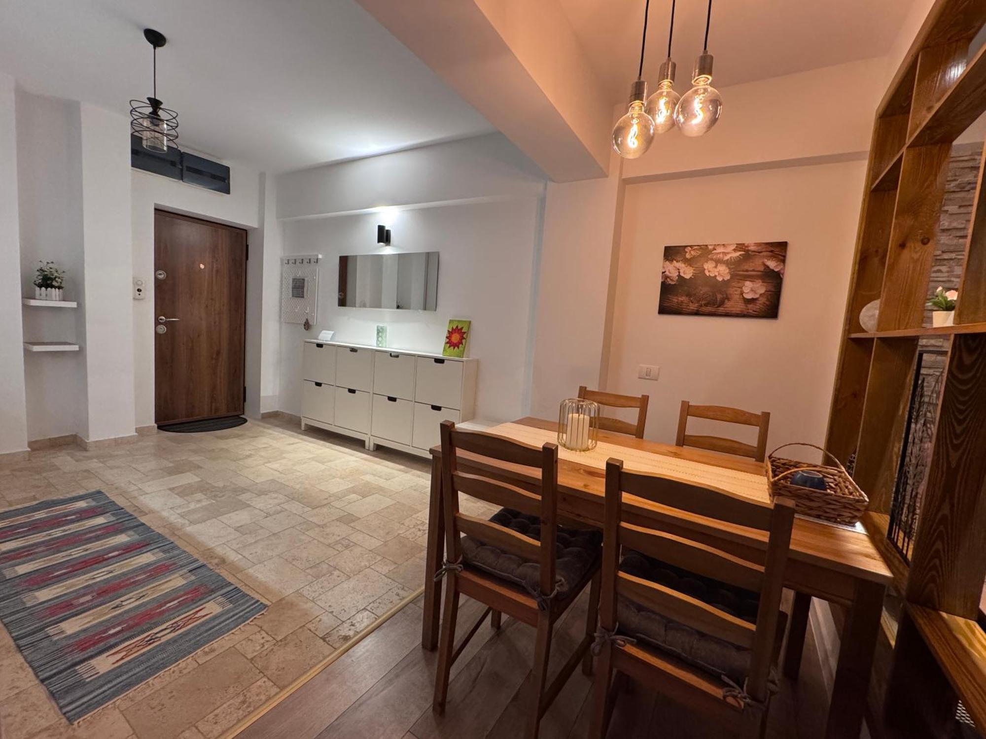 Central-Home Târgu Jiu Eksteriør billede